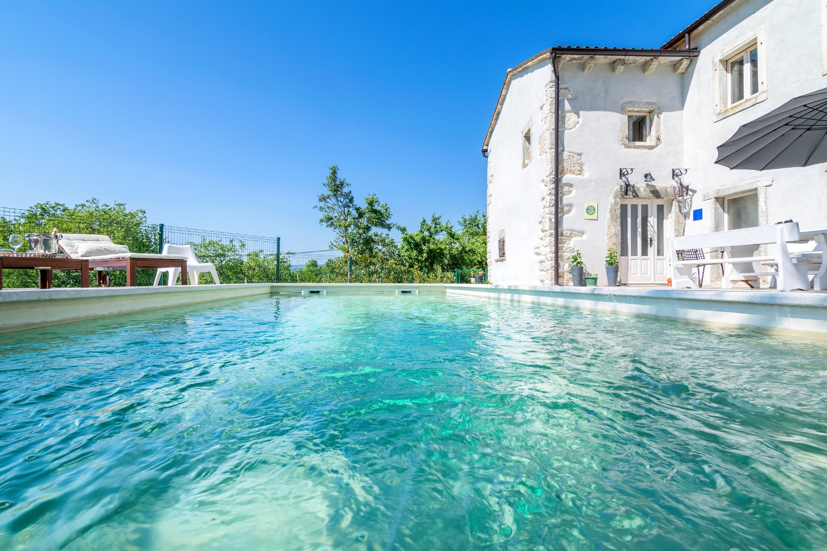 Buchen Sie einen echten Urlaub - in einer neu renovierten 300 Jahre alten Steinvilla, Villa Kurioza Boljunsko polje